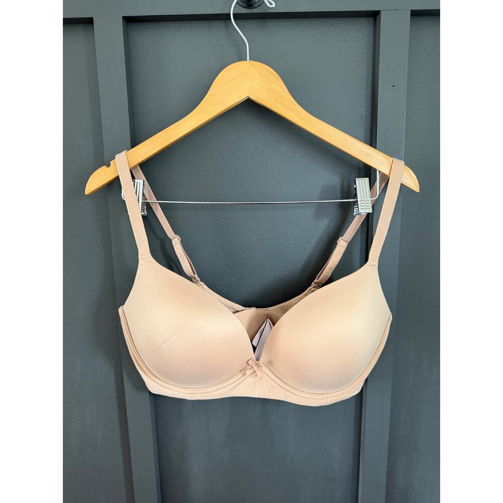 Victoria's Secret Body No-Wire Womens Tan Bra - Size 38DD Memory Fit Wireless